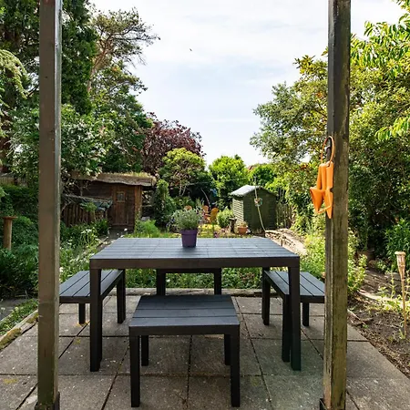 Ferienhaus Large & Stylish-3bed-sleeps 6-by Fabaccommodation Bristol