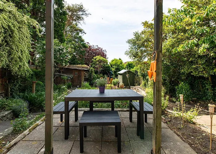 Casa vacanze New Large & Stylish-3bed-sleeps 6-by Fabaccommodation Bristol